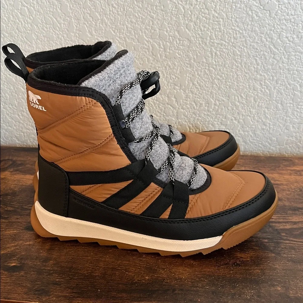 🆕 Sorel Whitney™ II Plus Lace WP Tawney Buff Black Snow Boots